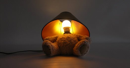 Lampe à poser originale Ourson en Peluche by Matthew Kinealy Lampe à poser originale Ourson en Peluche by Matthew Kinealy