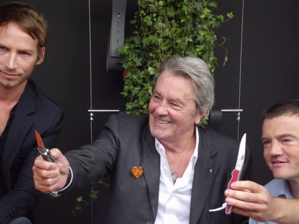 Rencontre avec Alain Delon et Ora Ito pour Laguiole Rencontre avec Alain Delon et Ora Ito pour Laguiole