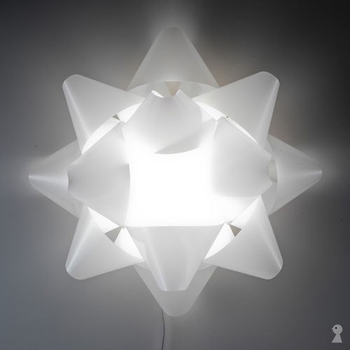 La lampe SurpriseSurprise by Stephen Johnson lampe SurpriseSurprise Artecnica Stephen Johnson
