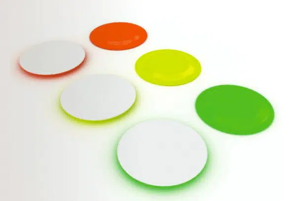 Assiette design : Les assiettes fluo