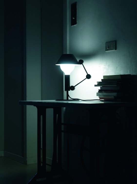 La lampe de table originale Mr Light short de Javier Mariscal La lampe de table originale Mr Light short de Javier Mariscal