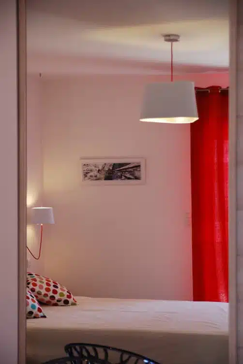 Lampes design - L'applique suspendue Petit Nuage de Hervé Langlais Lampes design - L'applique suspendue Petit Nuage de Hervé Langlais