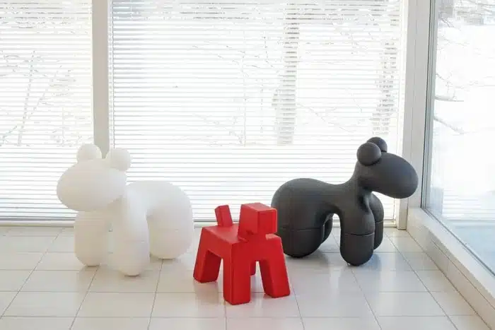 Les sculptures Pony by Eero Aarnio Les sculptures Pony by Eero Aarnio