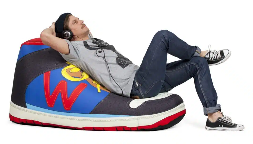 Pouf design : le pouf Sneaker