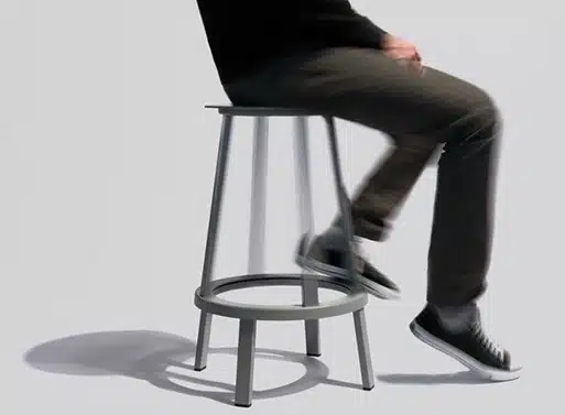 Tabouret design Revolver de Leon Ransmeier