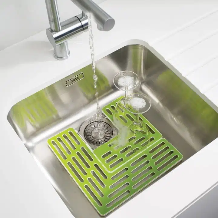 L’égouttoir à verres Sink Saver de Joseph Joseph Sink Saver Joseph Joseph