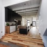 Décoration cuisine noir blanc bois