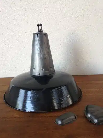 deco industrielle lampes atelier emaillees Mazda