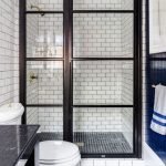 idées déco de salle de bain en noir et blanc