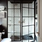 idées déco de salle de bain en noir et blanc