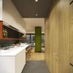 maison contemporaine aux couleurs automnales