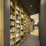 maison contemporaine aux couleurs automnales