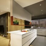 maison contemporaine aux couleurs automnales