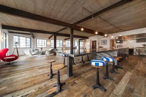 appartement atypique installé dans un ancien entrepôt abandonné