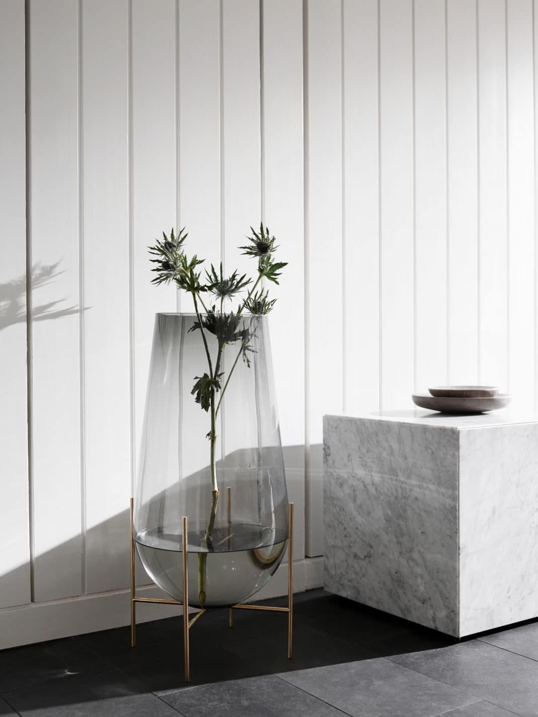 Le vase Echasse de Theresa Arns pour Menu Le vase Echasse de Theresa Arns pour Menu