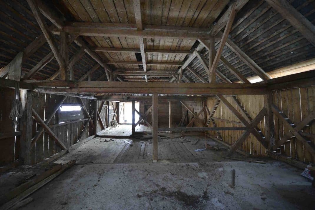 Rénovation d’une ancienne bergerie par Rok Oman et Spela Videcnik de OFIS arhitekti Rénovation d’une ancienne bergerie par Rok Oman et Spela Videcnik de OFIS arhitekti