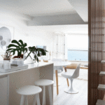 Michele Throssell nous fait visiter son appartement de bord de mer