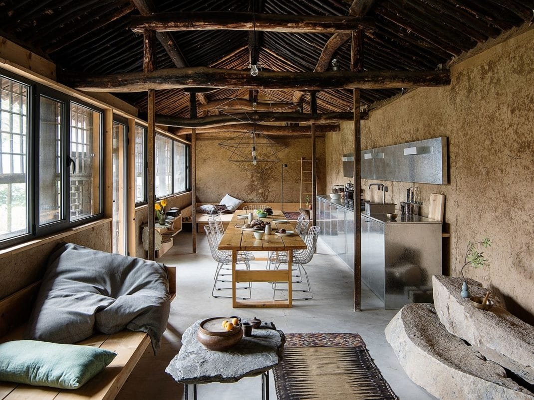 Rénover une ruine pour en faire une maison moderne et confortable