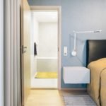 Ines Käärma nous dévoile une maison minimaliste aux accents bleus et jaunes 7