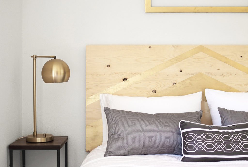 Têtes de lit simples à faire soi même avec du bois Têtes de lit simples à faire soi même avec du bois