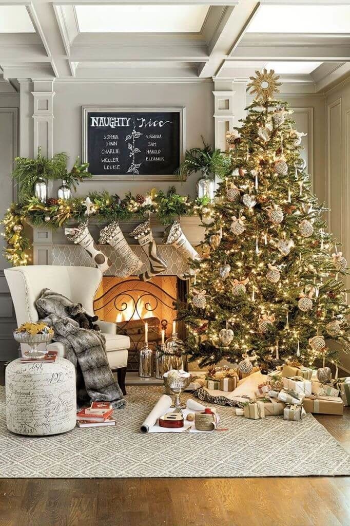 Décorations de sapins de Noël doré