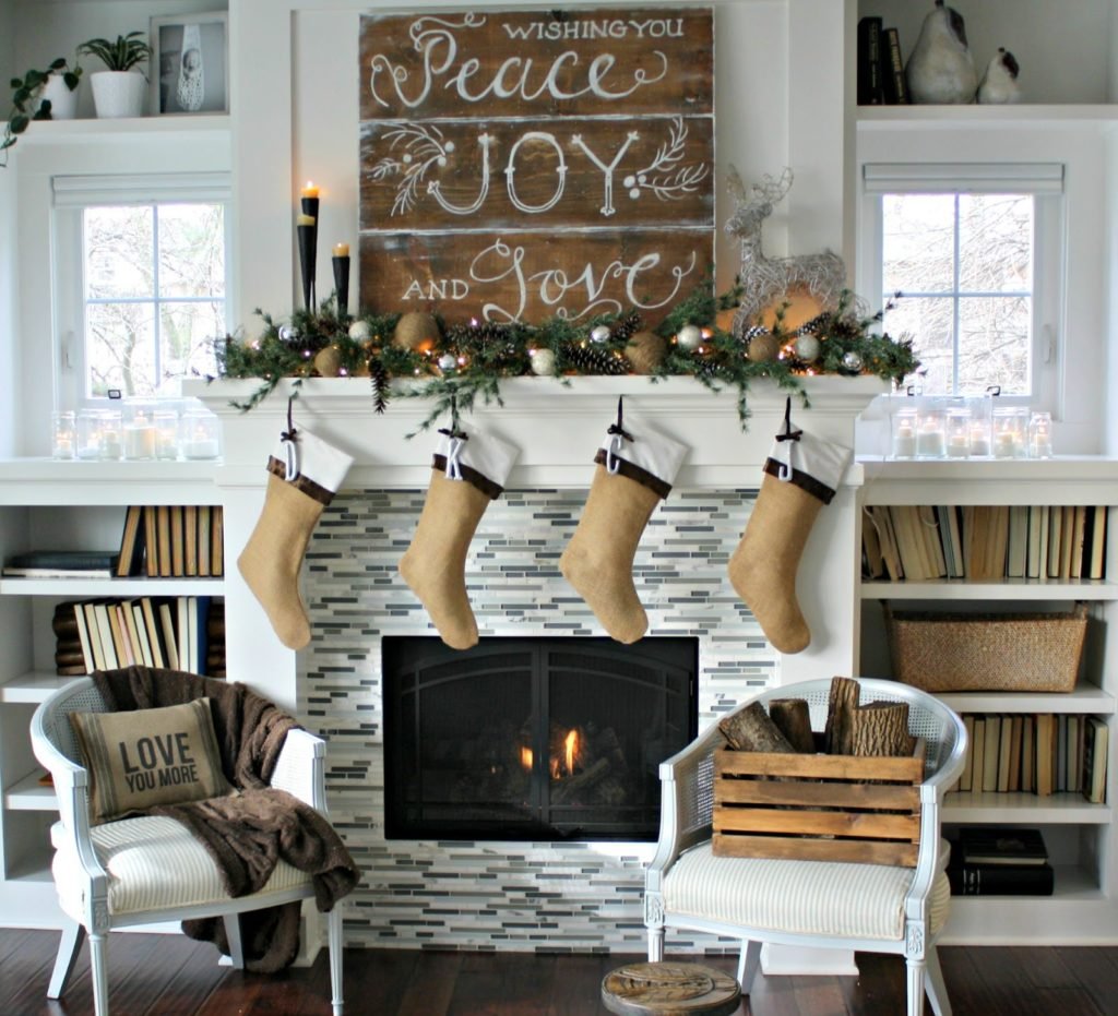   Décorer sa cheminée à Noël la sophistication
