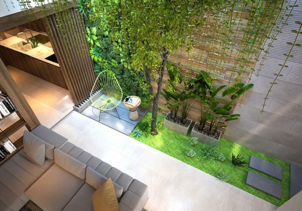 Un jardin d'intérieur dans une cour