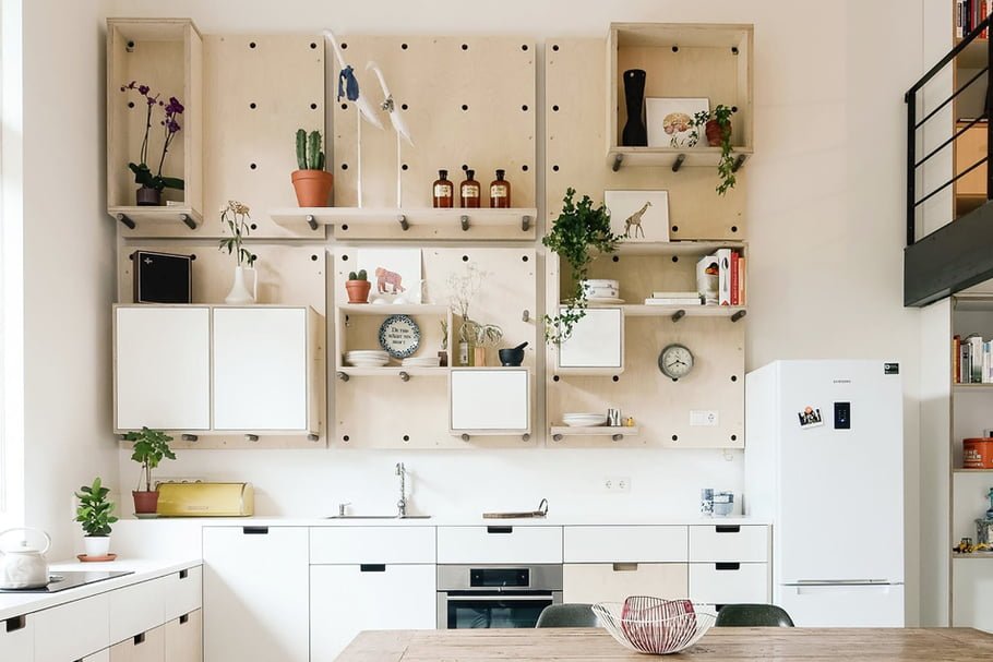 Zoom sur le Pegboard, la tendance déco du moment