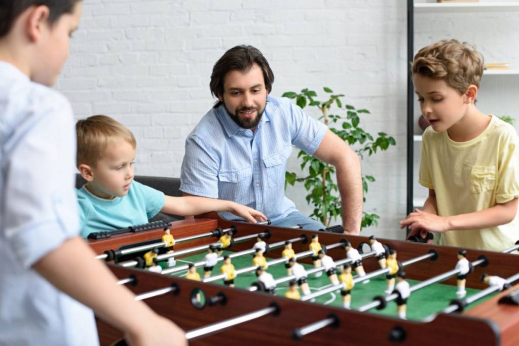 Aménager une salle de jeu chez soi babyfoot ou pas