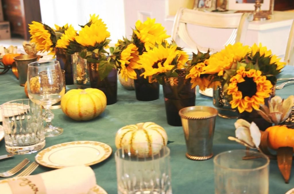 Des centres de table avec des tournesols Des centres de table avec des tournesols