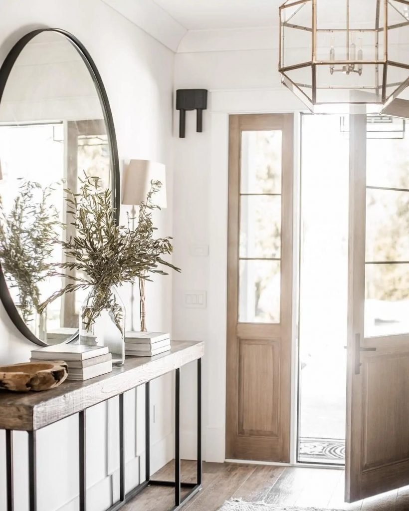 Décorer votre console avec des miroirs sur le mur Décorer votre console avec des miroirs sur le mur