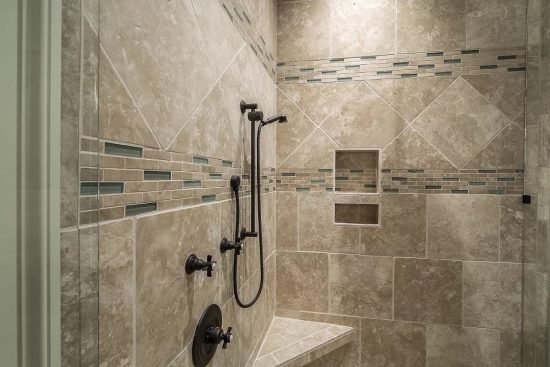 Comment choisir une colonne de douche