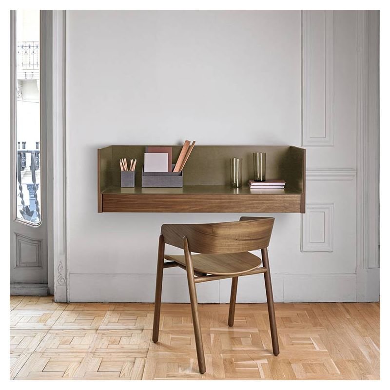 Installer un bureau mural à la maison simplement et rapidement