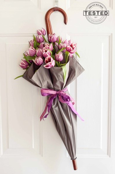 Des idées de décorations florales pour l'été avec de petits objets Des idées de décorations florales pour l'été avec de petits objets