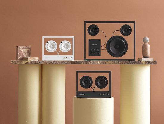 Transparent – Une enceinte transparente moderne et design