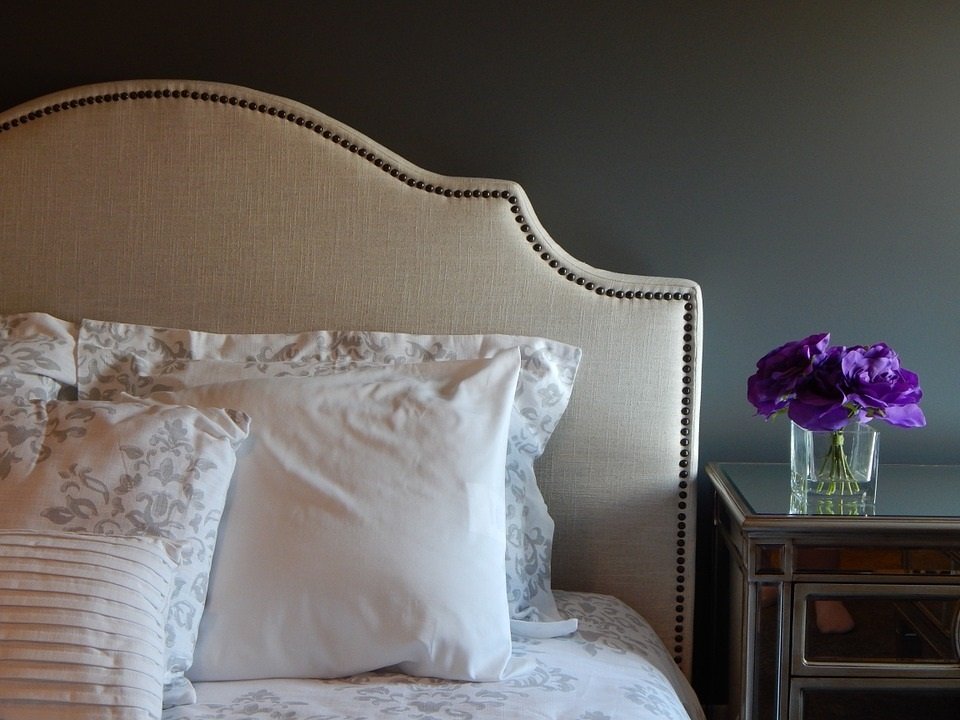 erreurs en décoration Feng Shui lit sans tête de lit