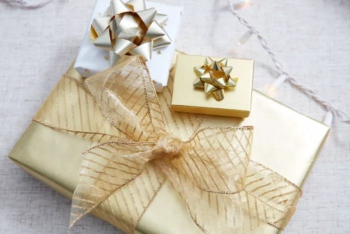 Des cadeaux avec un nœud Des cadeaux avec un nœud