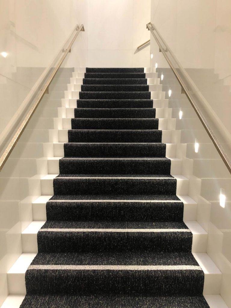 Conseils pour choisir et installer un monte escalier
