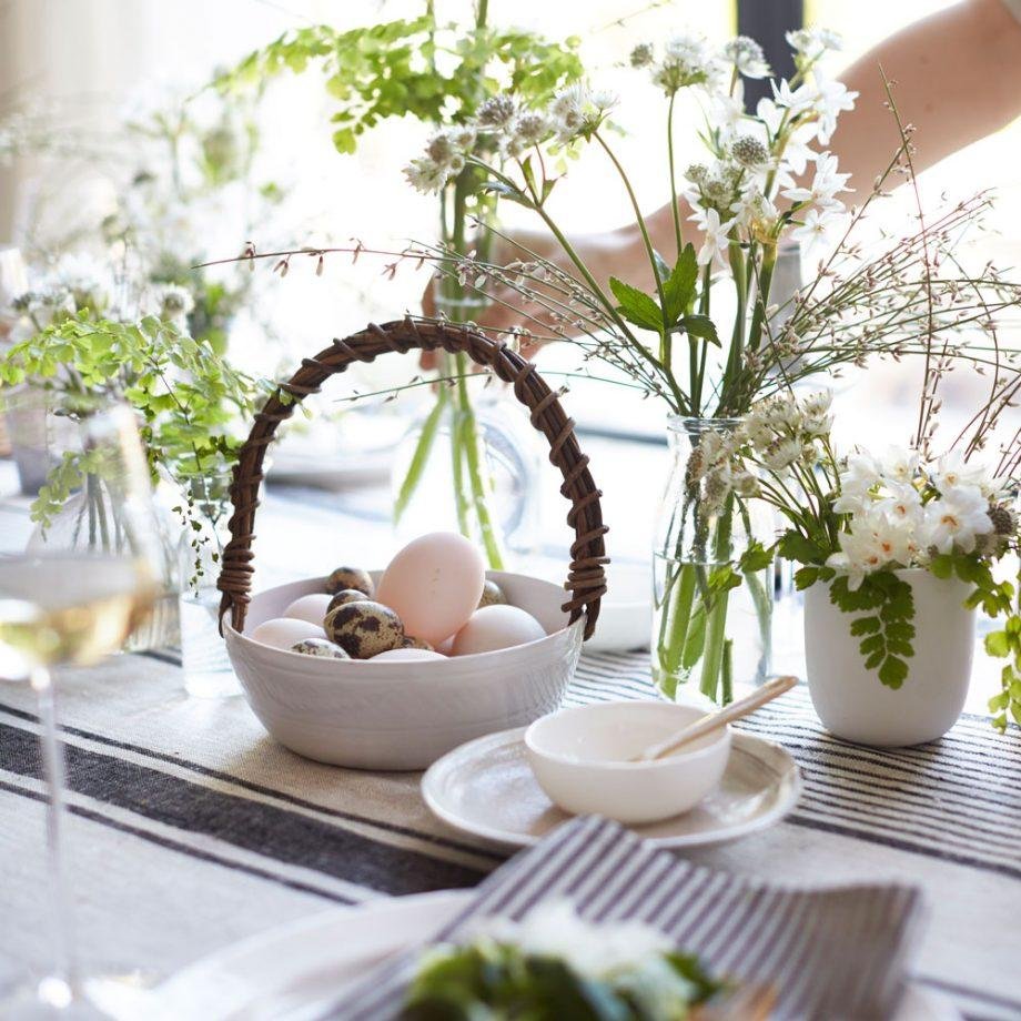 Décorez la table avec des œufs