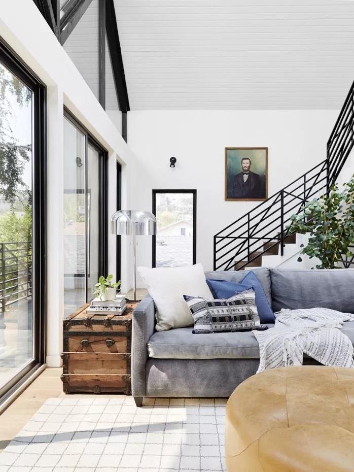 Des rampes d'escalier style cottage moderne