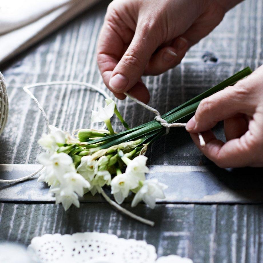 Introduisez des perce-neige dans une palette monochrome