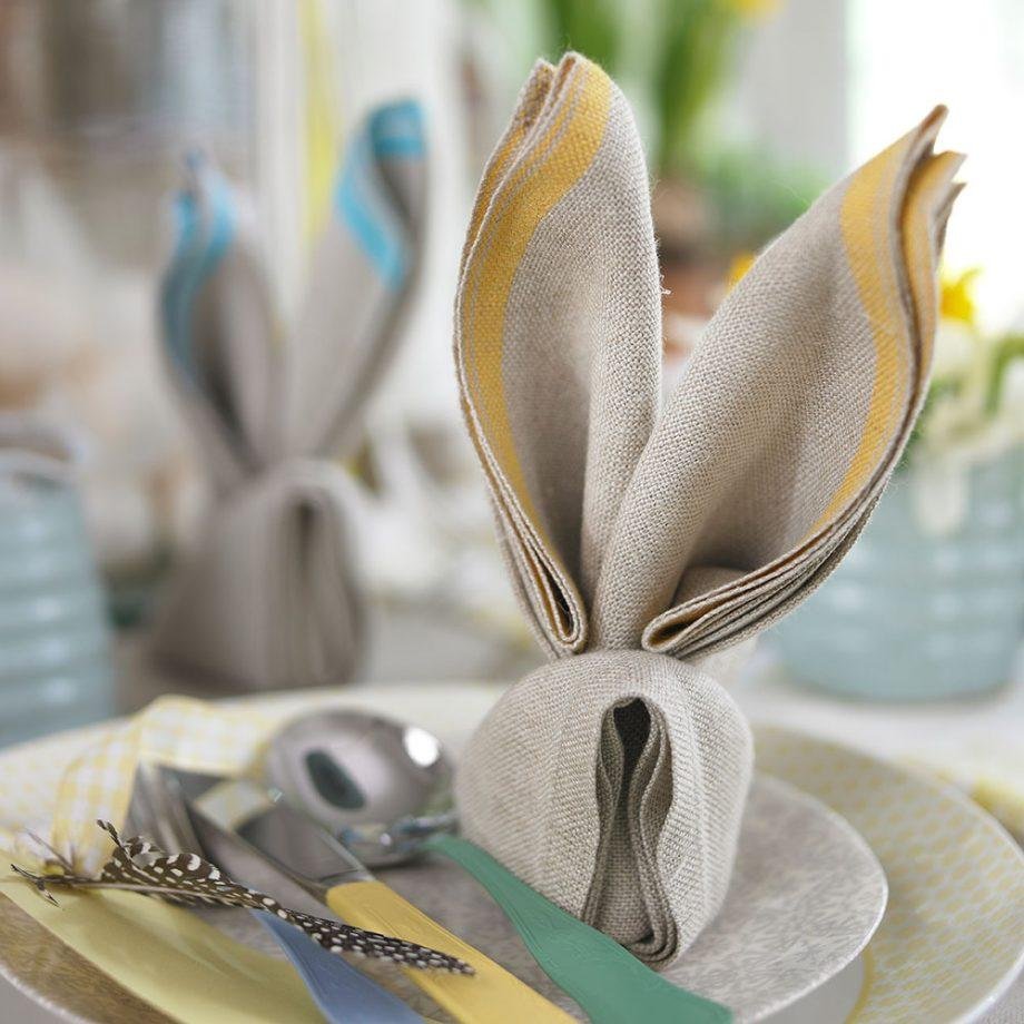Pliez vos propres lapins en serviette de table