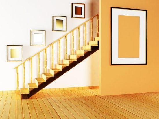 Comment disposer des cadres sur un mur dans l'escalier Comment disposer des cadres sur un mur dans l'escalier