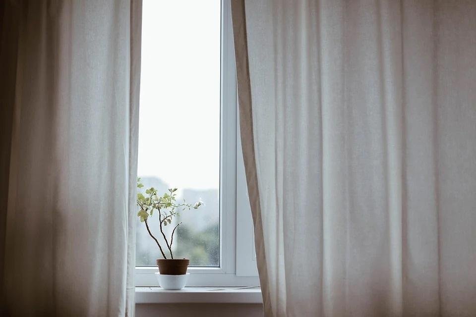 Choisir des rideaux doublés ou non doublés pour sa chambre, son salon ou sa salle à manger Choisir des rideaux doublés ou non doublés pour sa chambre, son salon ou sa salle à manger