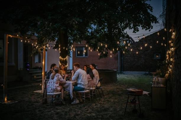 Illuminez votre soirée et votre décoration guinguette avec une guirlande Illuminez votre soirée et votre décoration guinguette avec une guirlande