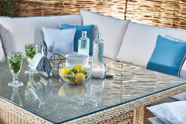 Quel salon de jardin choisir en fonction de l'entretien à réaliser