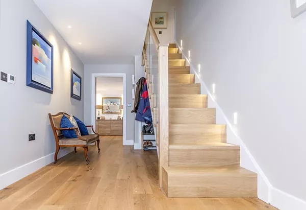 Ajouter des détails supplémentaires pour rendre les couloirs et les escaliers spéciaux Ajouter des détails supplémentaires pour rendre les couloirs et les escaliers spéciaux