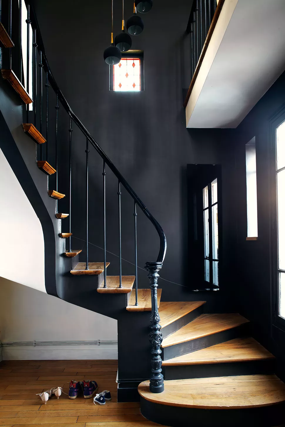 Ajoutez du drame avec un escalier audacieux Ajoutez du drame avec un escalier audacieux