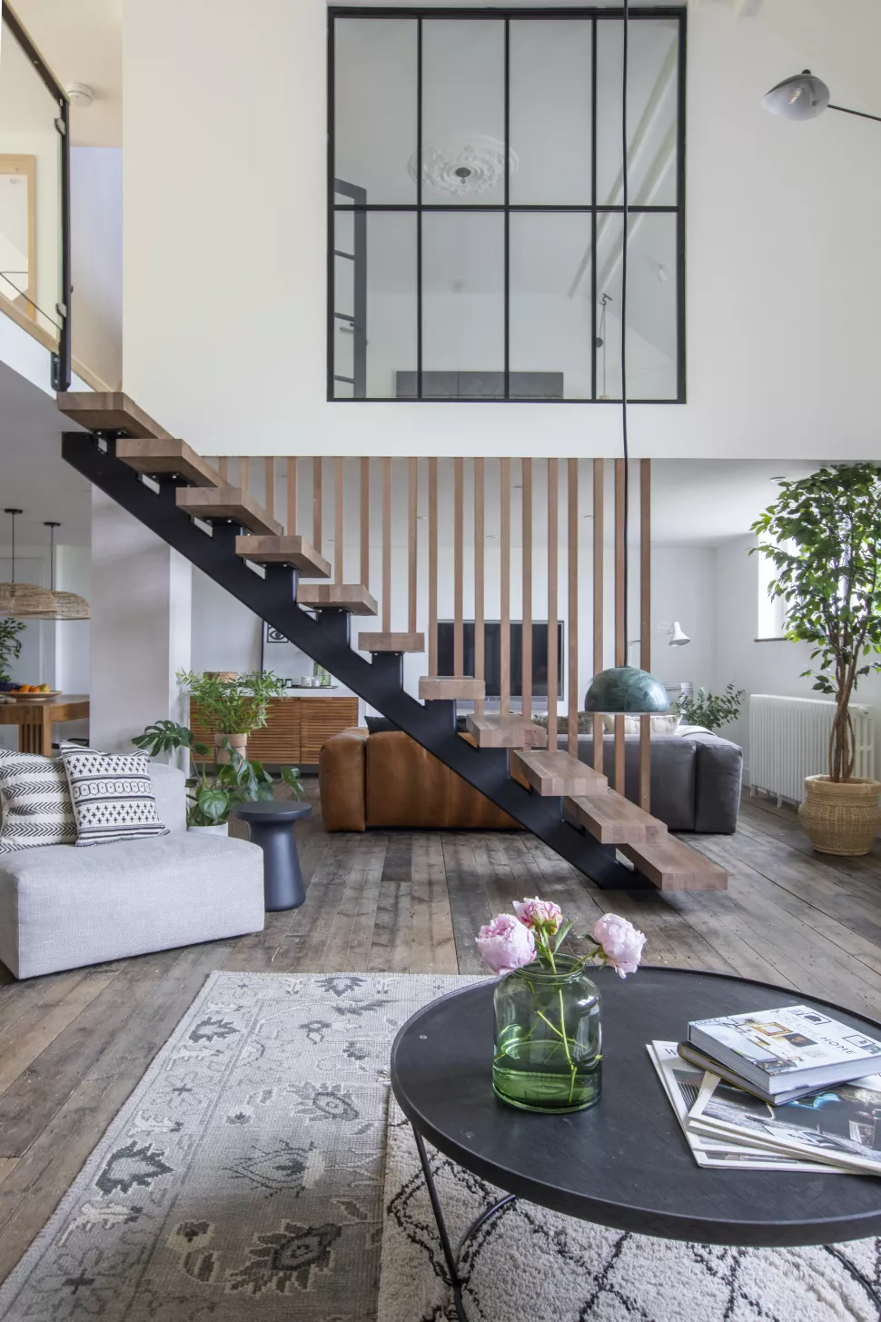 Faites d'un escalier moderne l'élément central d'une pièce Faites d'un escalier moderne l'élément central d'une pièce