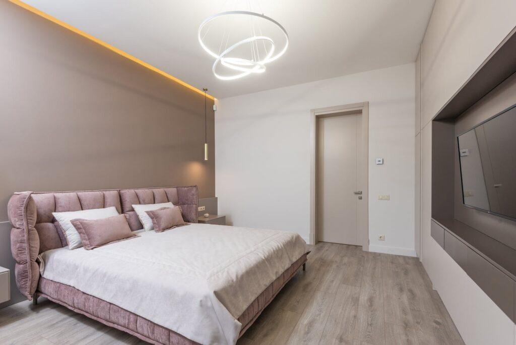 Placez le lit près d'une fenêtre Placez le lit près d'une fenêtre